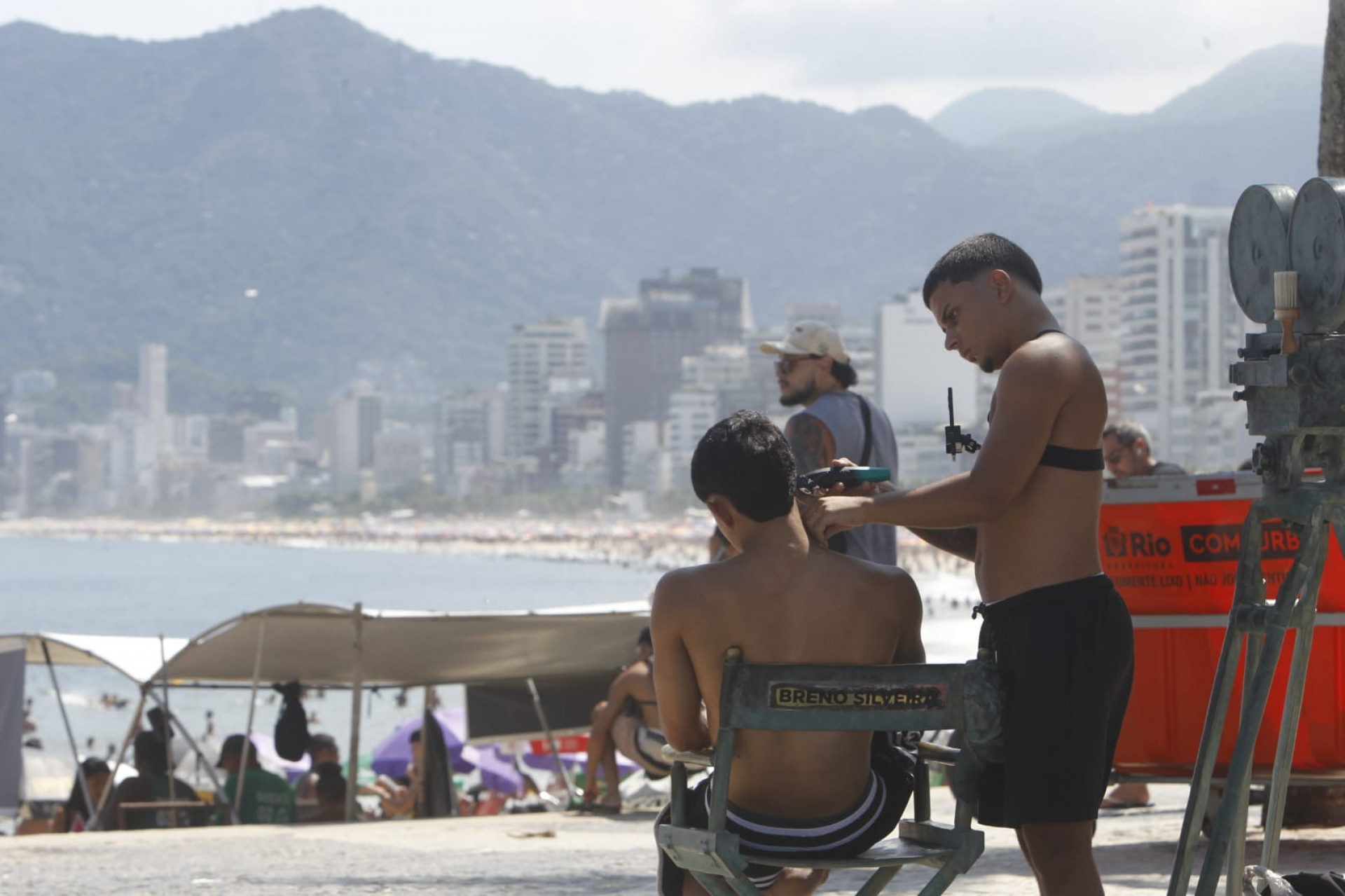 Deu praia! Orla de Ipanema e do Arpoador, na Zona Sul, ficam lotadas, neste domingo (22) - Reginaldo Pimenta / Agência O Dia