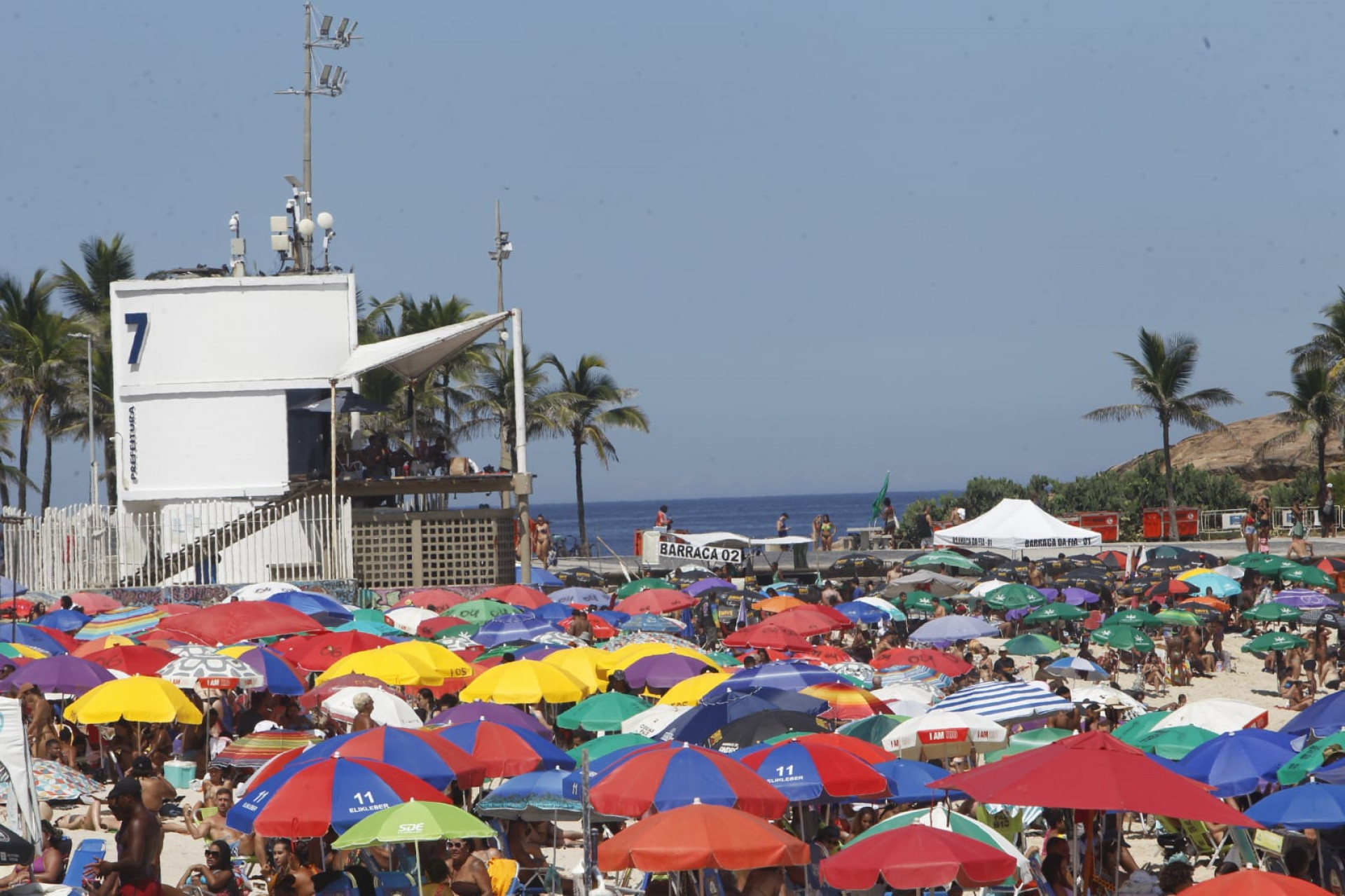 Deu praia! Orla de Ipanema e do Arpoador, na Zona Sul, ficam lotadas, neste domingo (22) - Reginaldo Pimenta / Agência O Dia