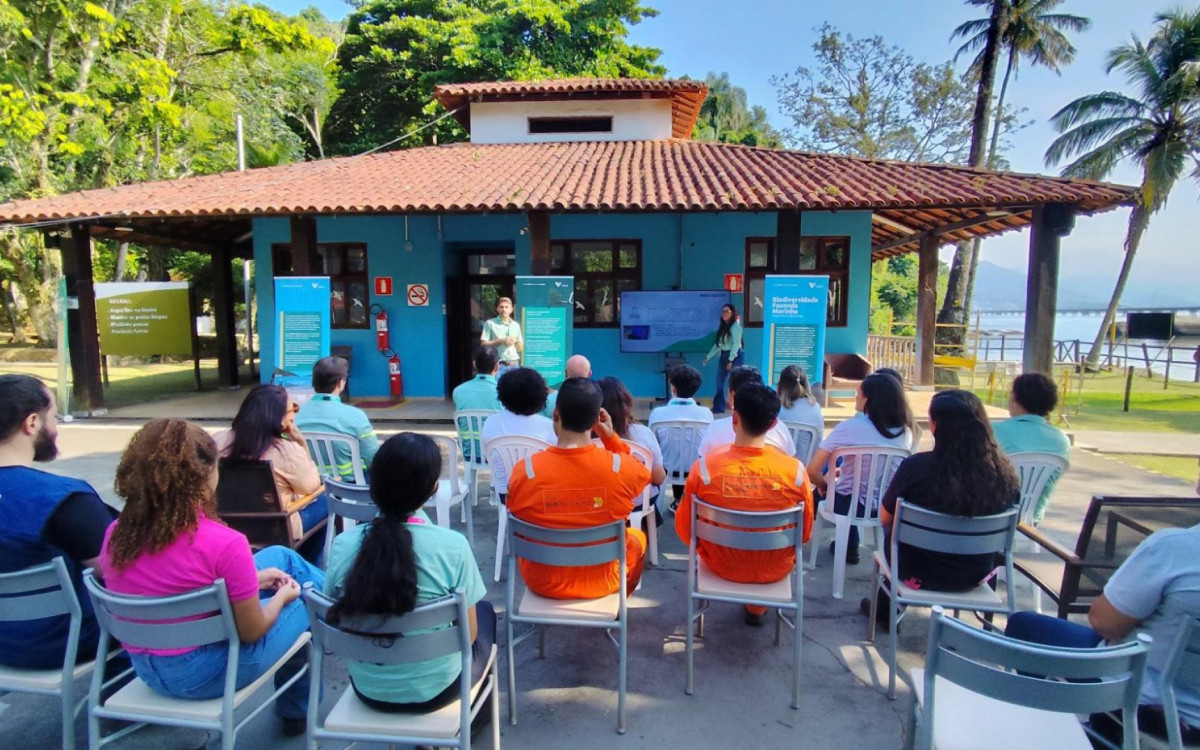 Moradores prestigiam a reinauguração