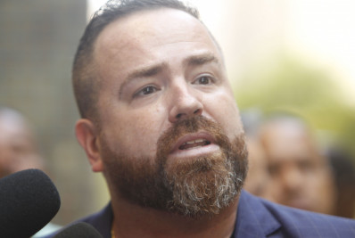 'Assassinaram o Henry pela segunda vez', diz Leniel Borel, pai do menino, após adiamento do júri