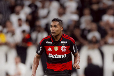 Alex Sandro, do Flamengo, é cortado da Seleção por lesão; Ancelotti convoca Kaiki, do Cruzeiro