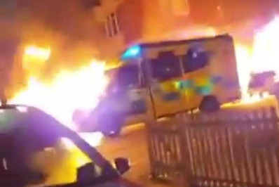 Ambulâncias de serviço judaico são incendiadas em Londres