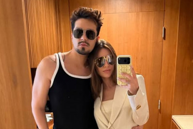 Luan Santana e Jade Magalhães surgem agarradinhos antes de apresentação