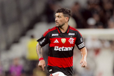 Jardim avalia fase de Arrascaeta no Flamengo e explica saída: 'Temos preocupação'