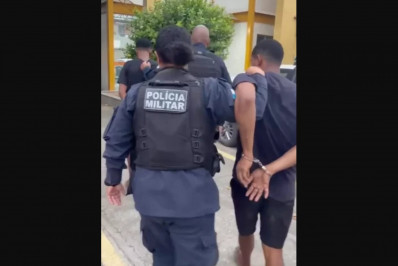 Dupla é presa após roubo a estabelecimento em Iguaba Grande