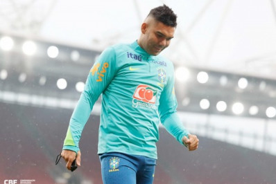 Casemiro crê em Copa 'mais difícil' da carreira e descarta volta ao Brasil