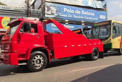 Comissão de Transportes da Alerj autua 10 ônibus interestaduais em Caxias