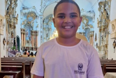 Pedro Arthur de 11 anos foi escolhido Menino Imperador da Festa do Divino em Angra