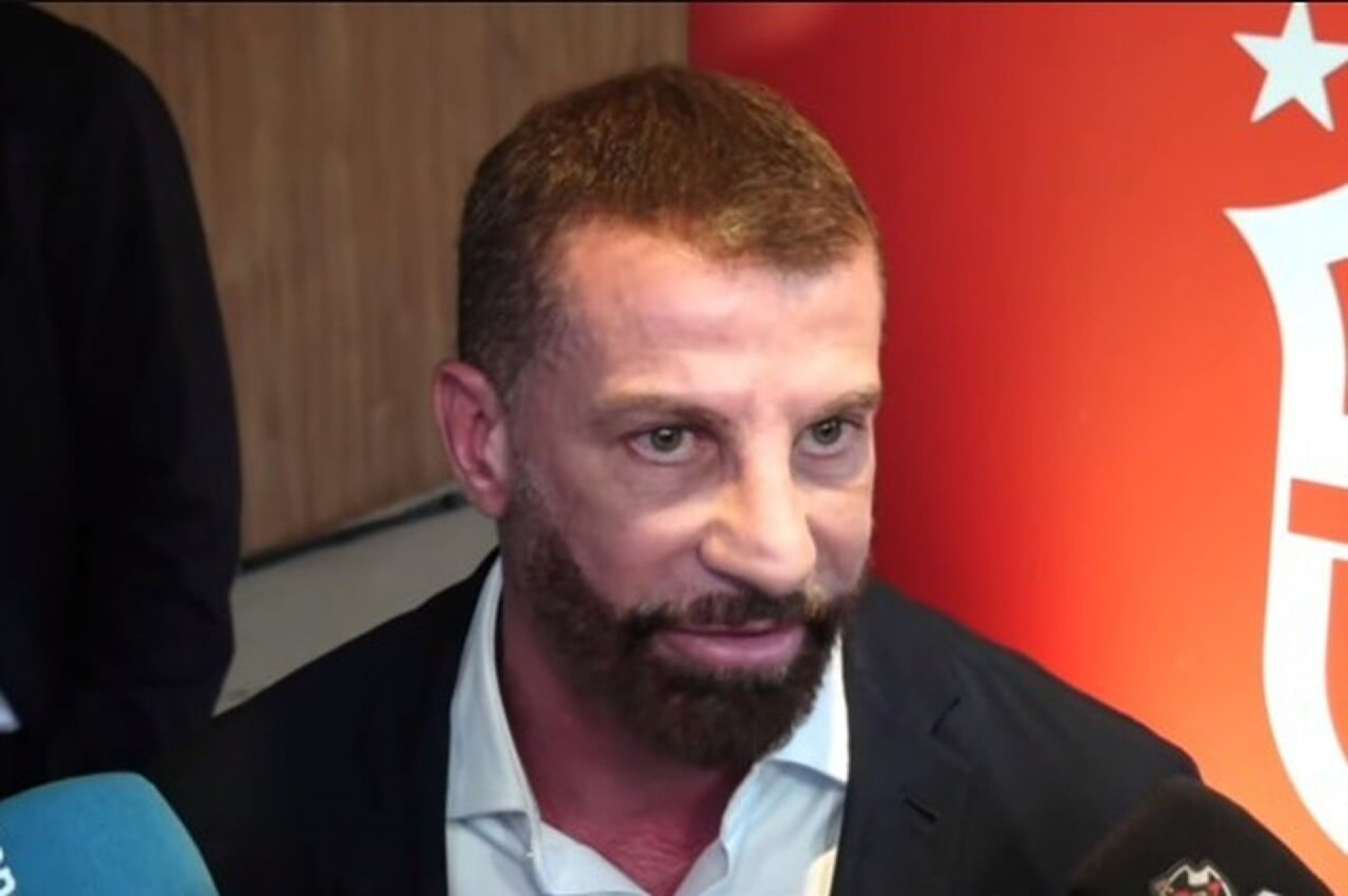 Pedrinho fala sobre sa&iacute;da de Coutinho do Vasco e chegada de um novo meia