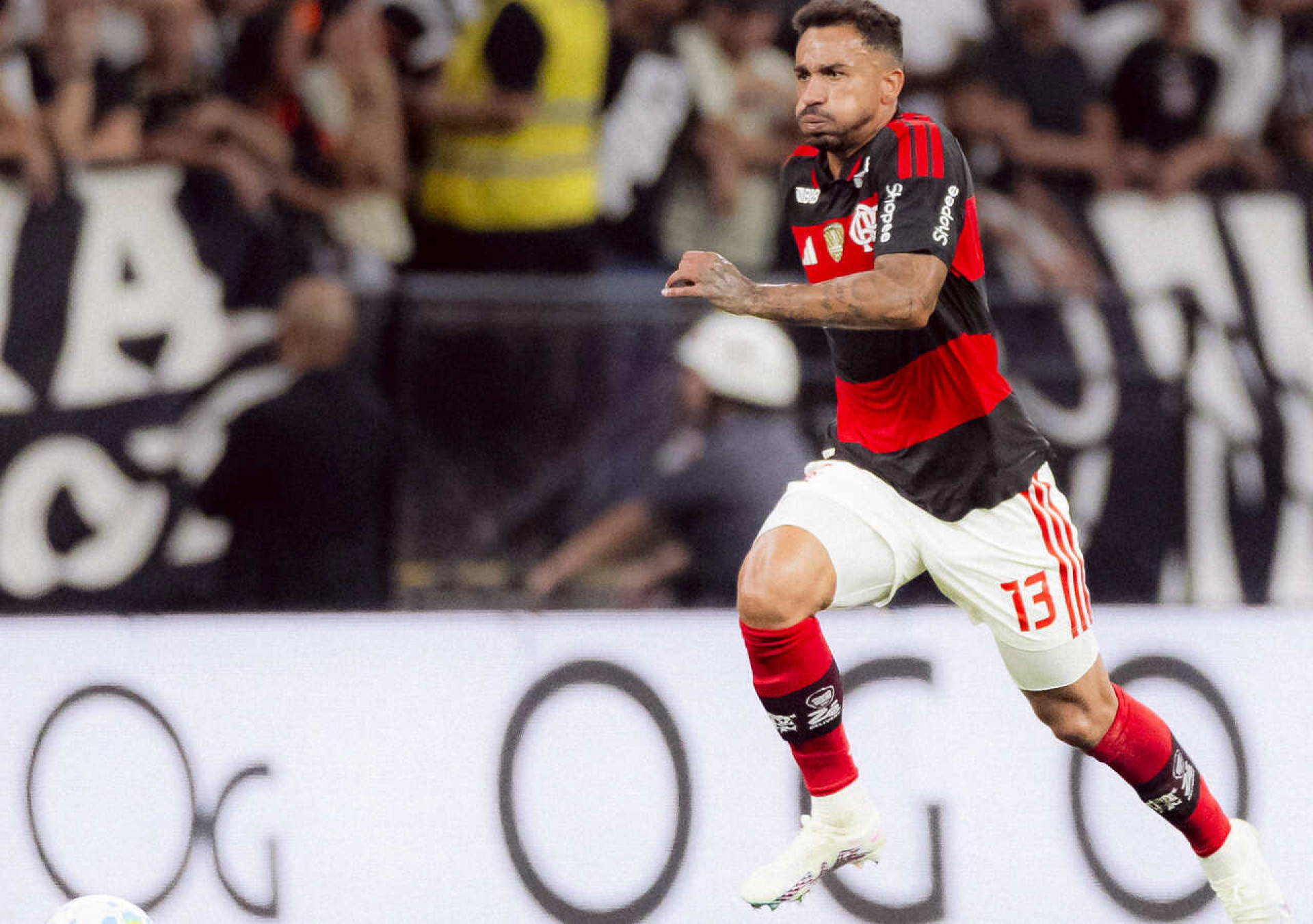 Entenda termo em ingl&ecirc;s utilizado por Danilo, do Flamengo, sobre expuls&atilde;o
