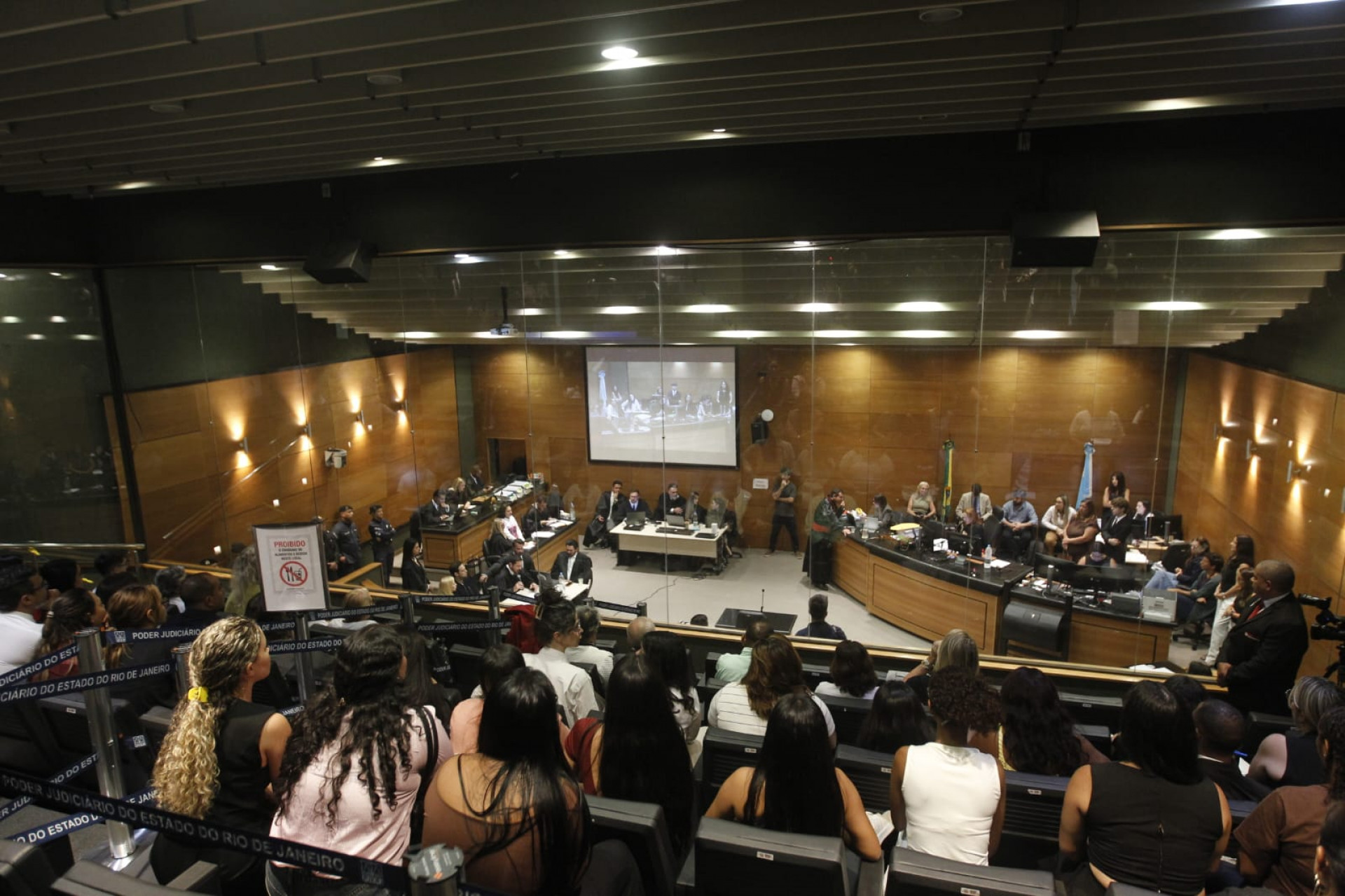 Júri popular de Jairinho e Monique Medeiros foi adiado após abandono de advogados - Reginaldo Pimenta / Agência O Dia