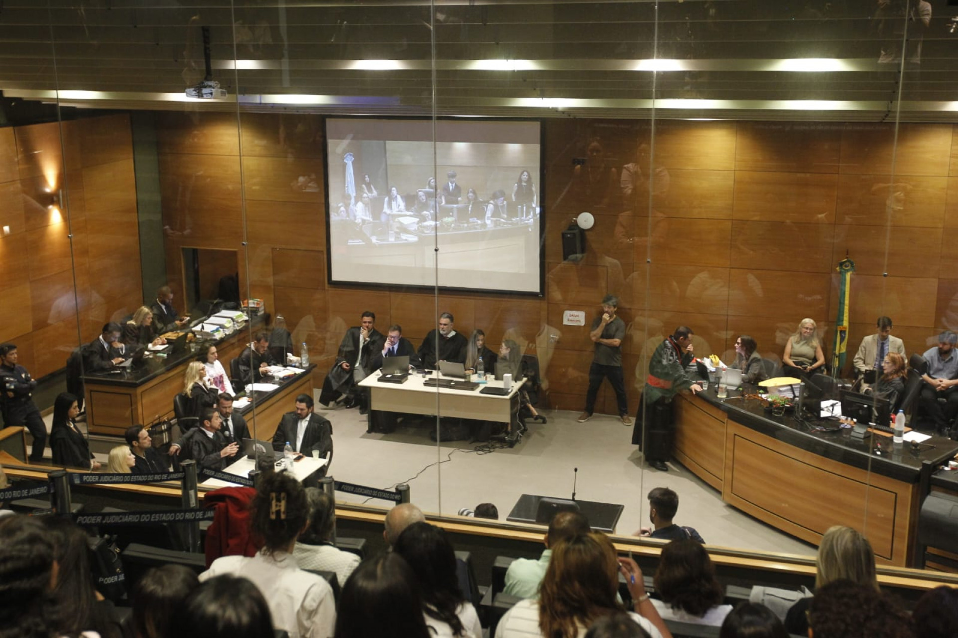 Júri popular de Jairinho e Monique Medeiros foi adiado após abandono de advogados - Reginaldo Pimenta / Agência O Dia