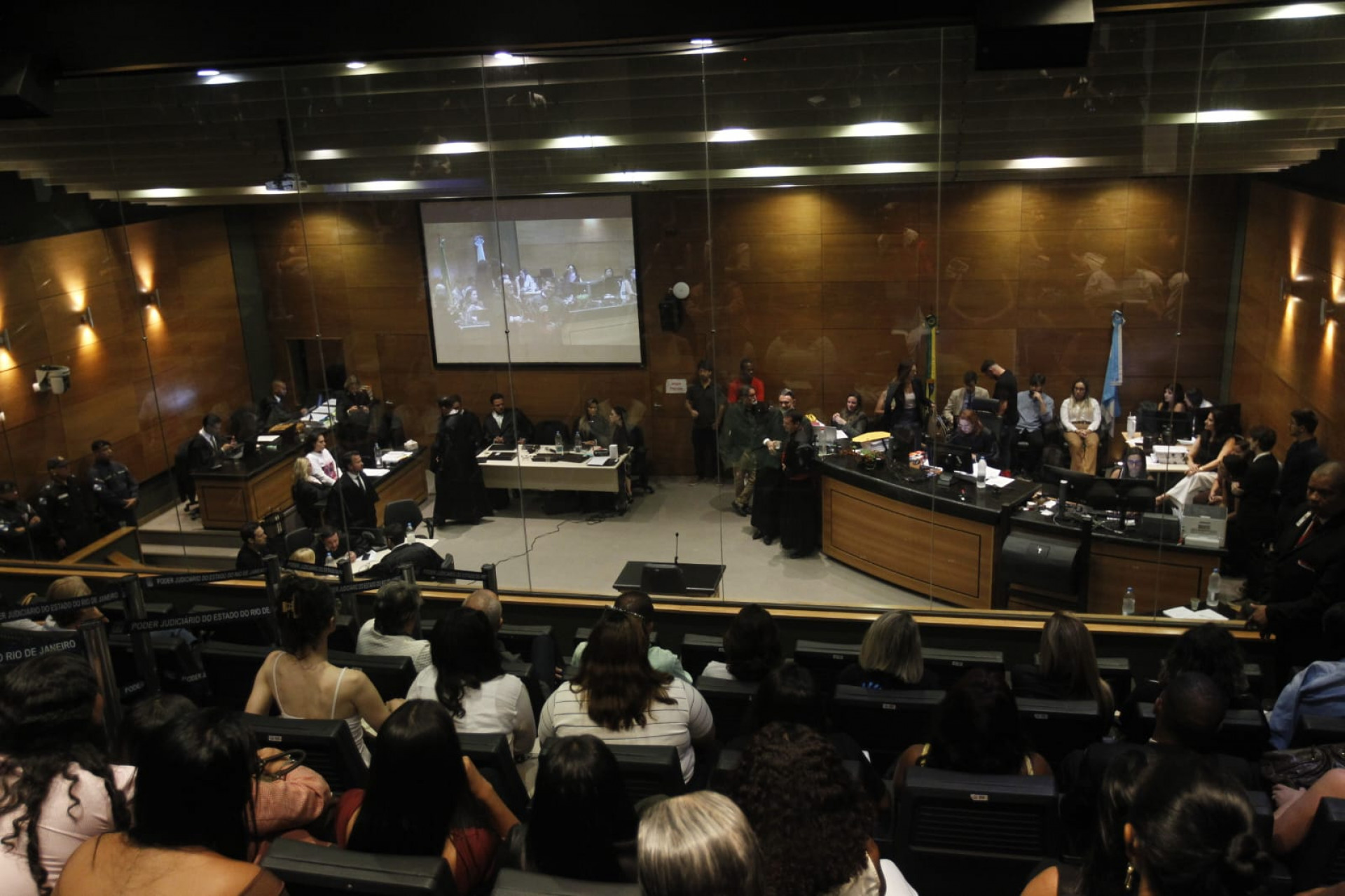 Júri popular de Jairinho e Monique Medeiros foi adiado após abandono de advogados - Reginaldo Pimenta / Agência O Dia