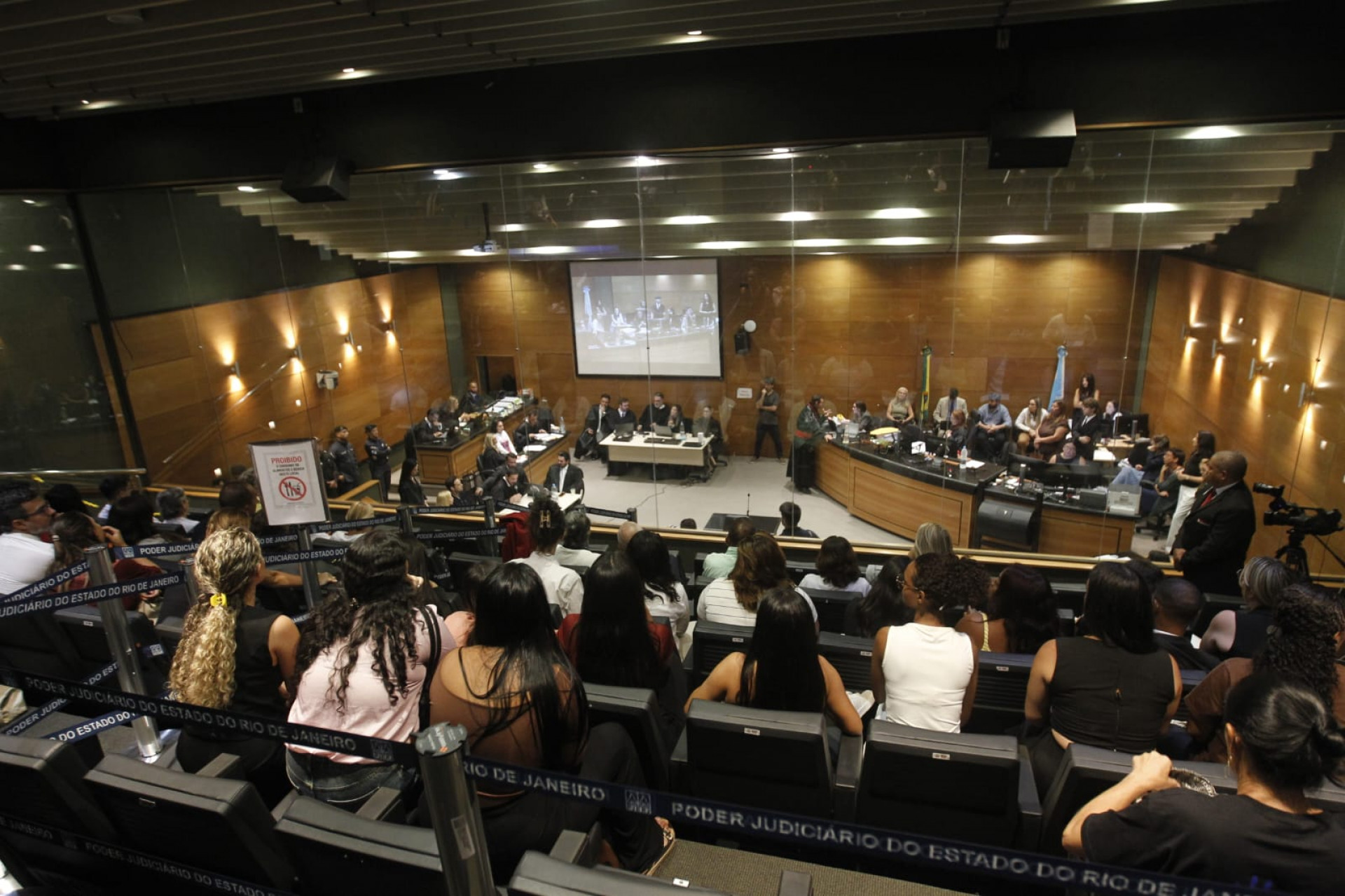 Júri popular de Jairinho e Monique Medeiros foi adiado após abandono de advogados - Reginaldo Pimenta / Agência O Dia