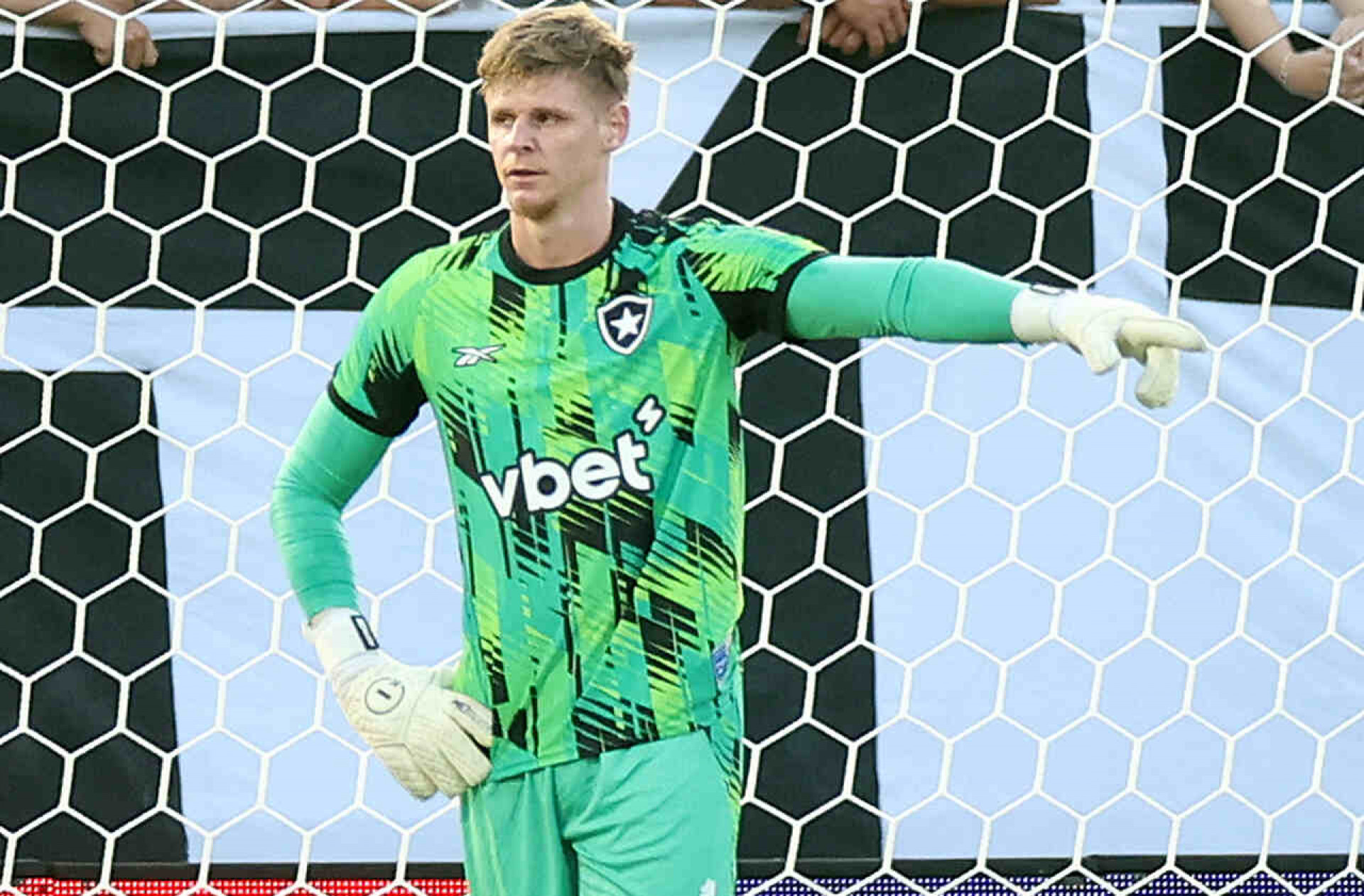 Diretoria do Botafogo desiste de buscar goleiro e muda foco