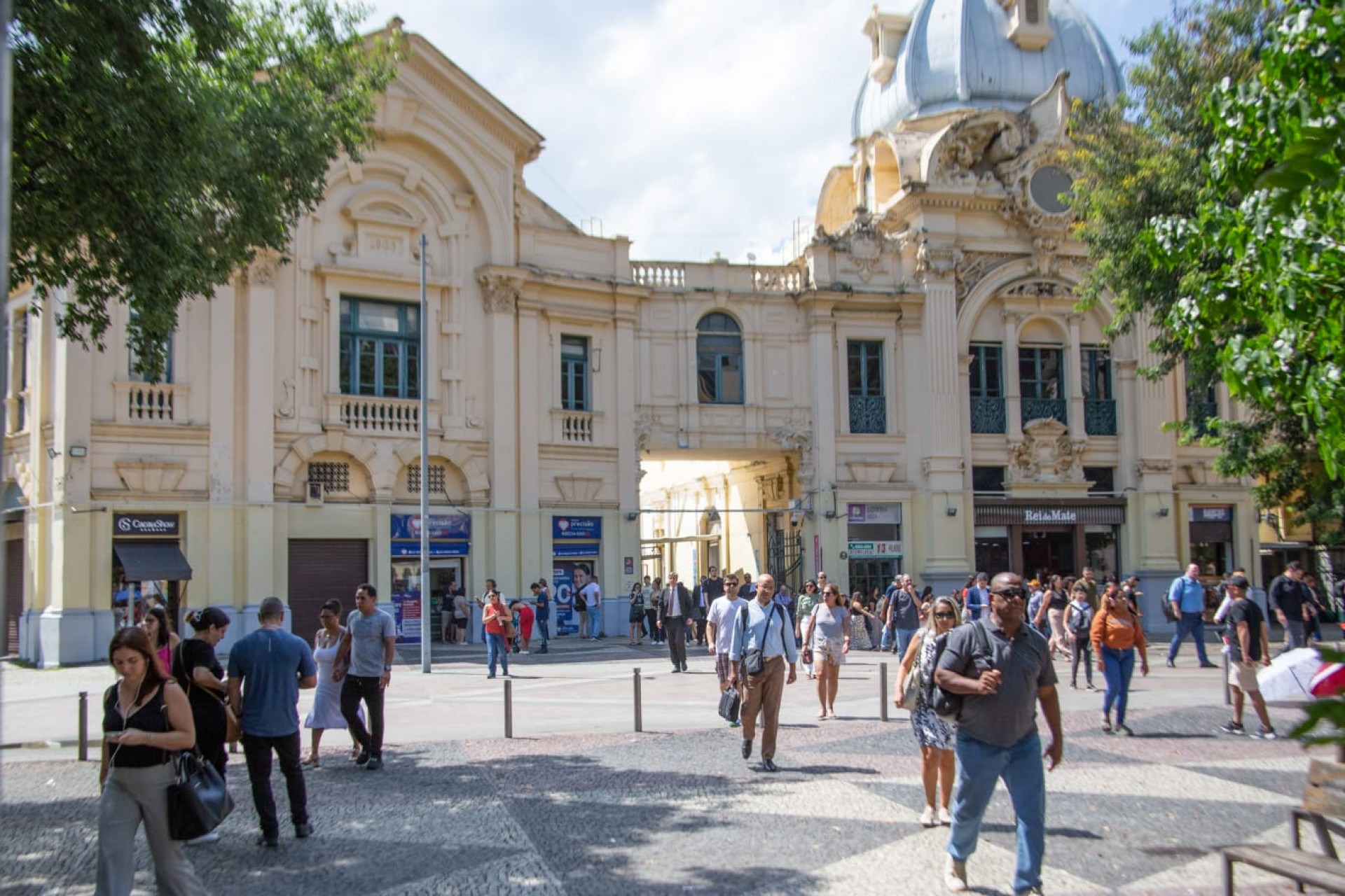 Estação das barcas passará a se chamar Praça XV de Novembro - Silvio Santos - Érica Martin / Agência O Dia