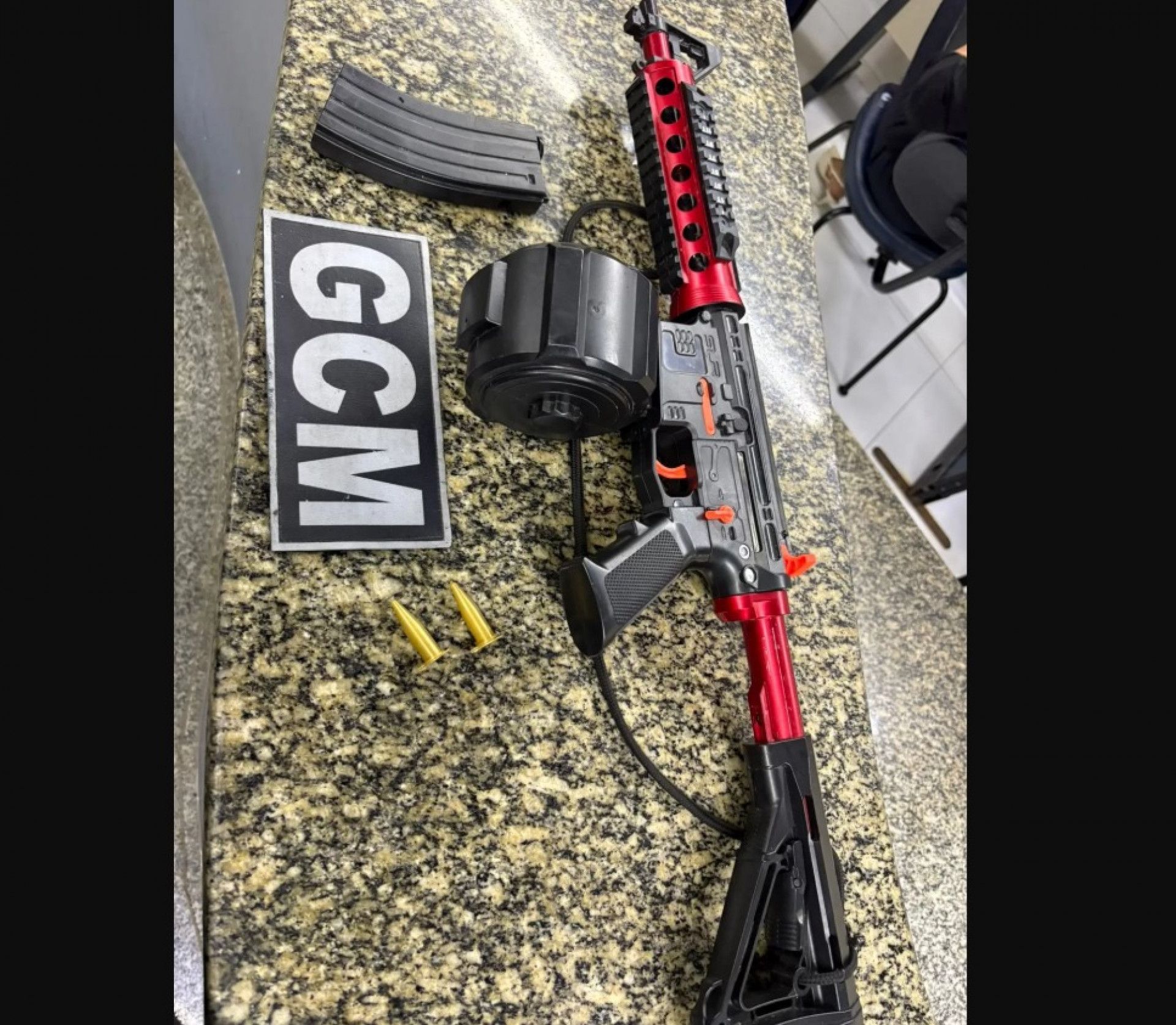 Apreensão reforça combate ao tráfico e circulação de armas.
 - Reprodução