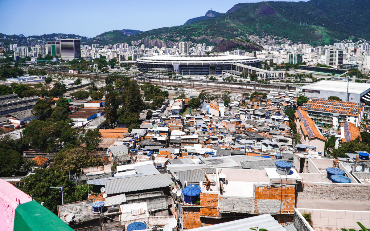 A Mangueira foi uma das &aacute;reas beneficiadas com redu&ccedil;&atilde;o de 61,5% de doen&ccedil;as de veicula&ccedil;&atilde;o h&iacute;drica - Divulga&ccedil;&atilde;o/&Aacute;guas do Rio