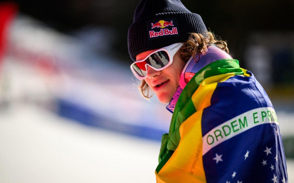 Lucas Pinheiro brilha na Copa do Mundo e leva o Globo de Cristal do slalom gigante