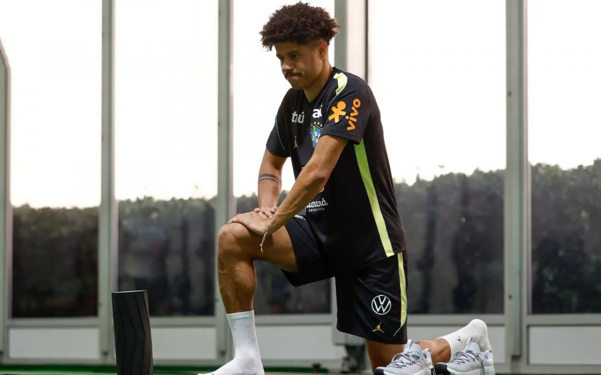 Gabriel Sara em atividade da seleção brasileira