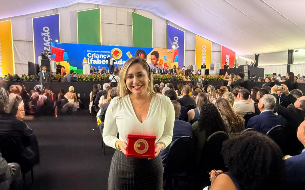 Araruama conquista Selo Ouro pela primeira vez na alfabetização.