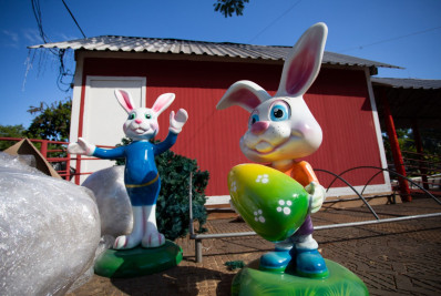 Toca do Coelho ganha cenário encantado e convida famílias para viver a magia na Praça Brasil