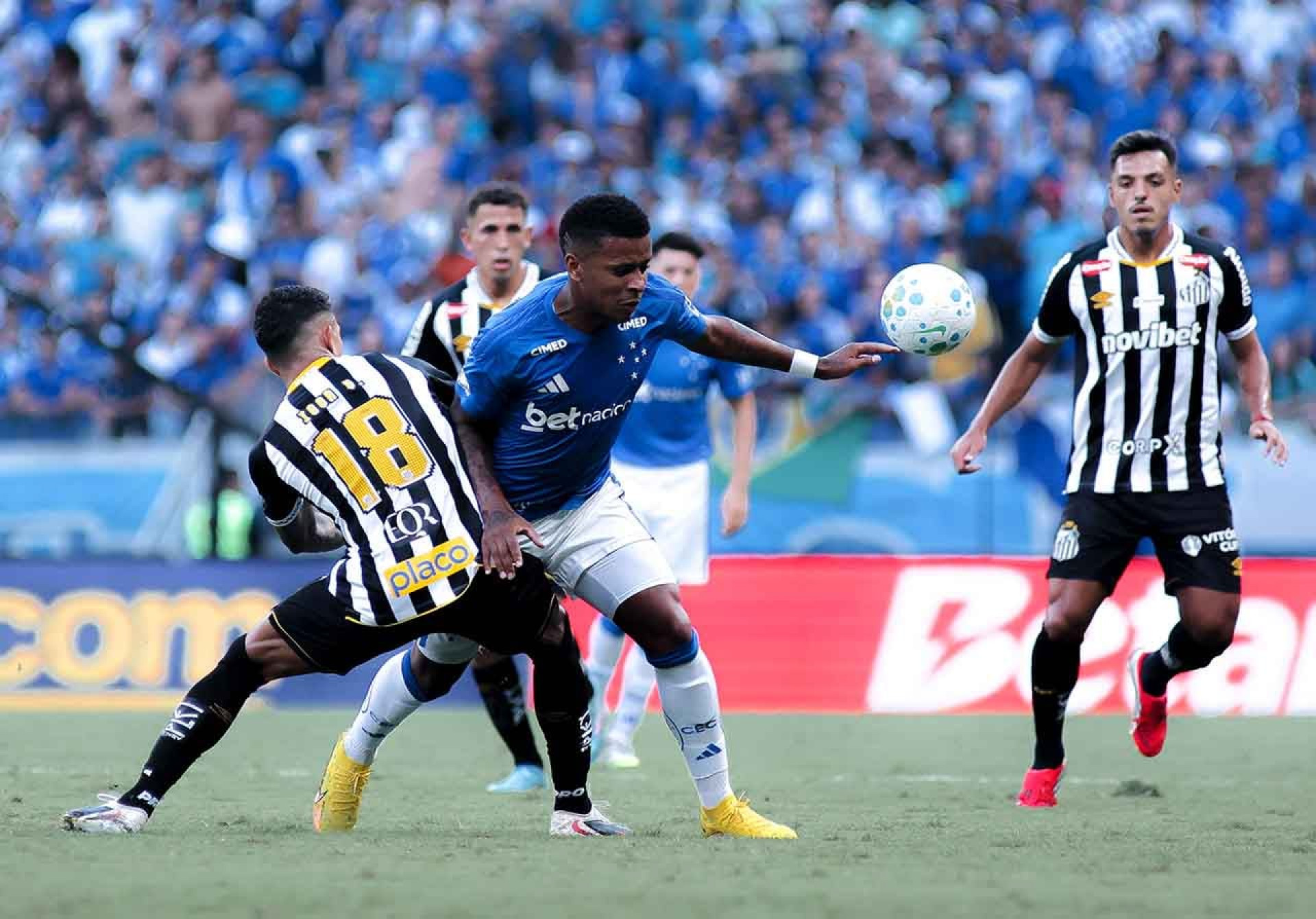 Artur Jorge chega ao Cruzeiro pressionado para dar estabilidade &agrave; era SAF