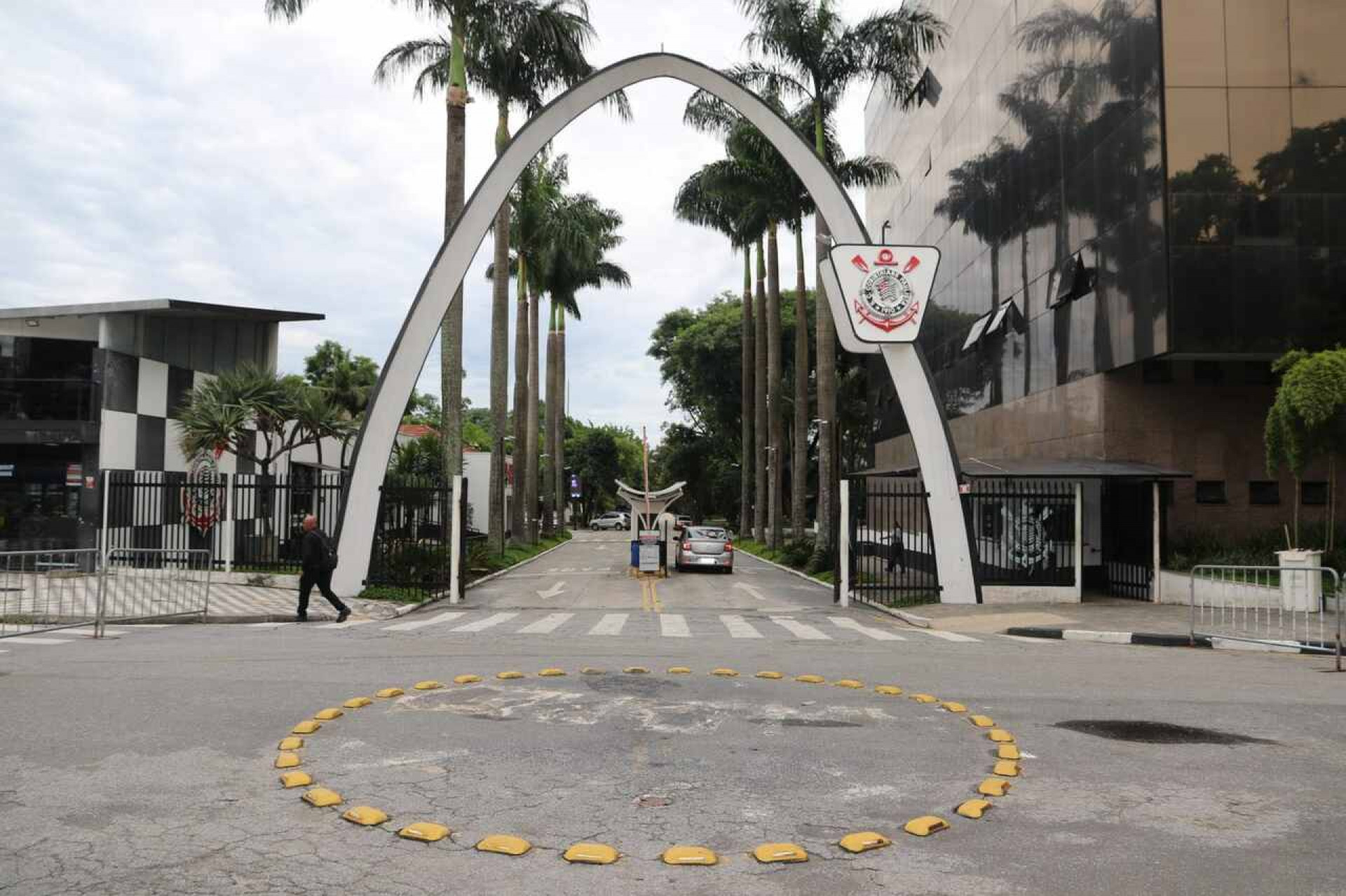 S&oacute;cios do Corinthians pedem interven&ccedil;&atilde;o judicial no clube