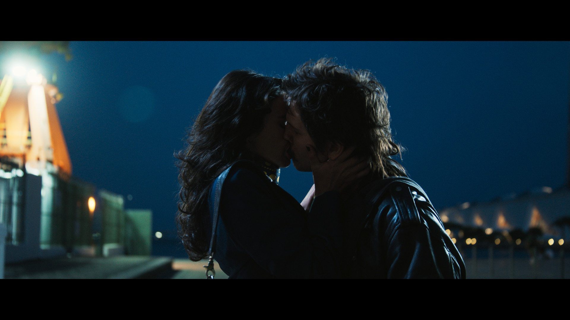 Bruna Marquezine e Vladimir Brichta vivem par romântico no filme 'Velhos Bandidos' - Divulgação