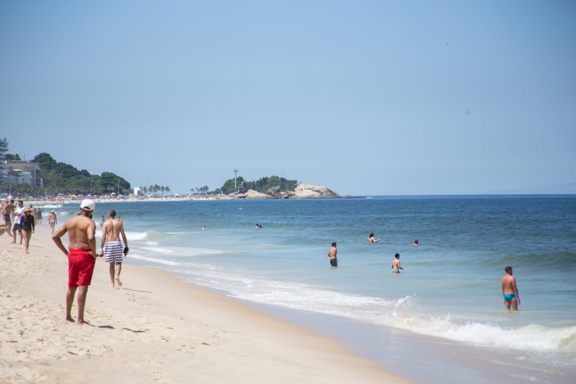 Movimentação na praia de Ipanema, Zona Sul do Rio - Érica Martin / Agência O Dia 