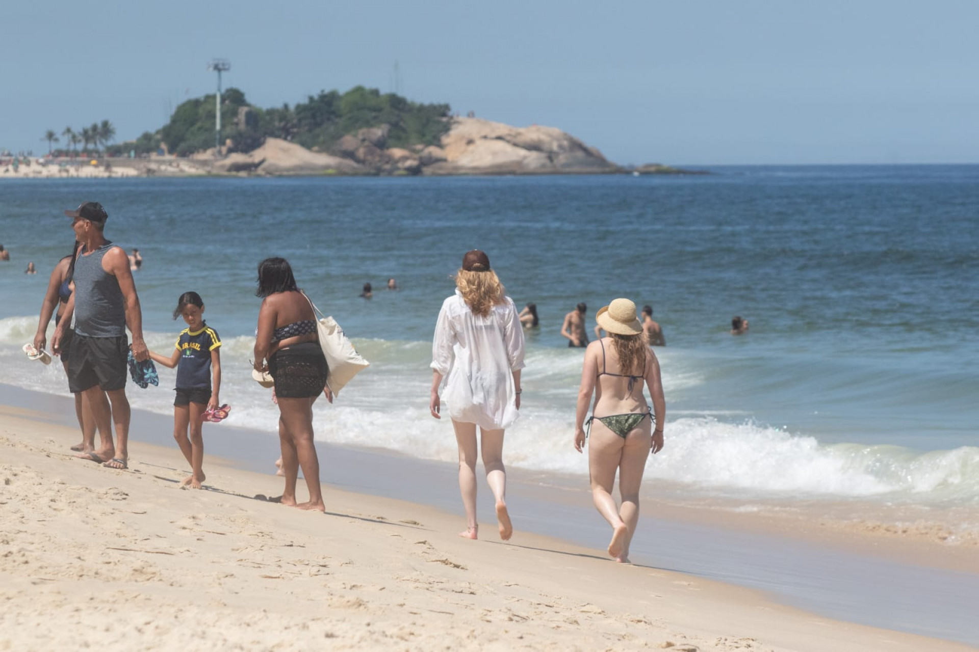 Movimentação na praia de Ipanema, Zona Sul do Rio - Érica Martin / Agência O Dia 