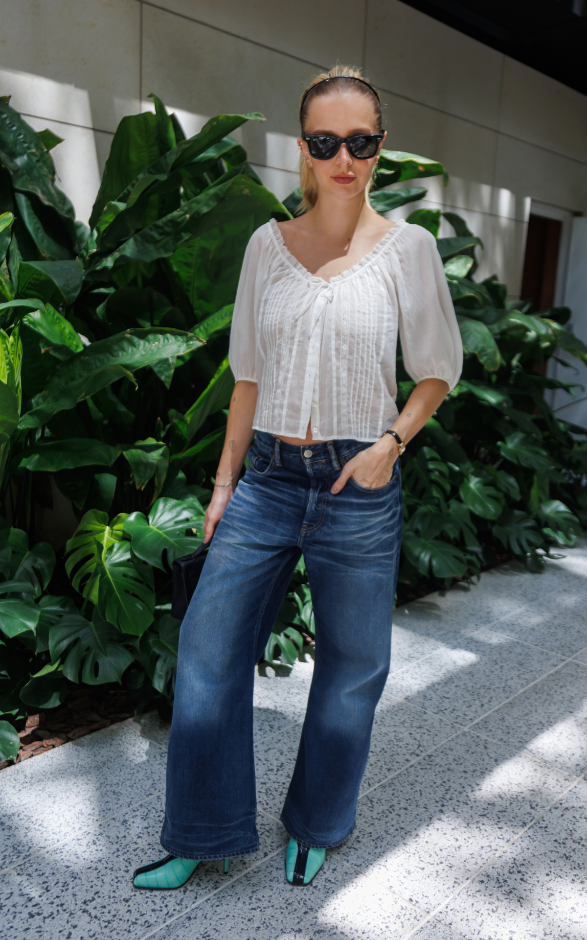 Isabella Scherer marca presença em almoço