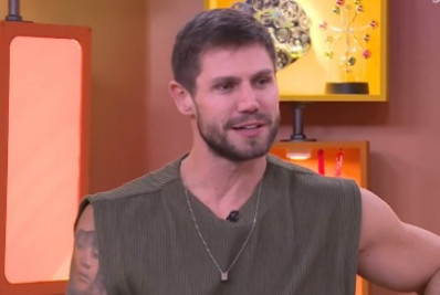 Eliminado do 'BBB 26', Jonas revela o que rolou com Jordana embaixo do edredom