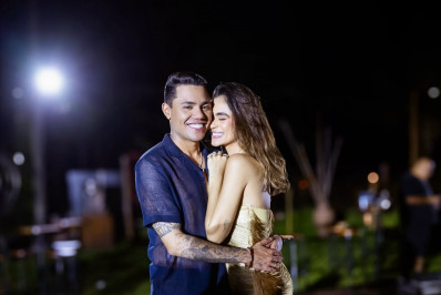 Felipe Araújo grava clipe com a noiva, Lara Prado