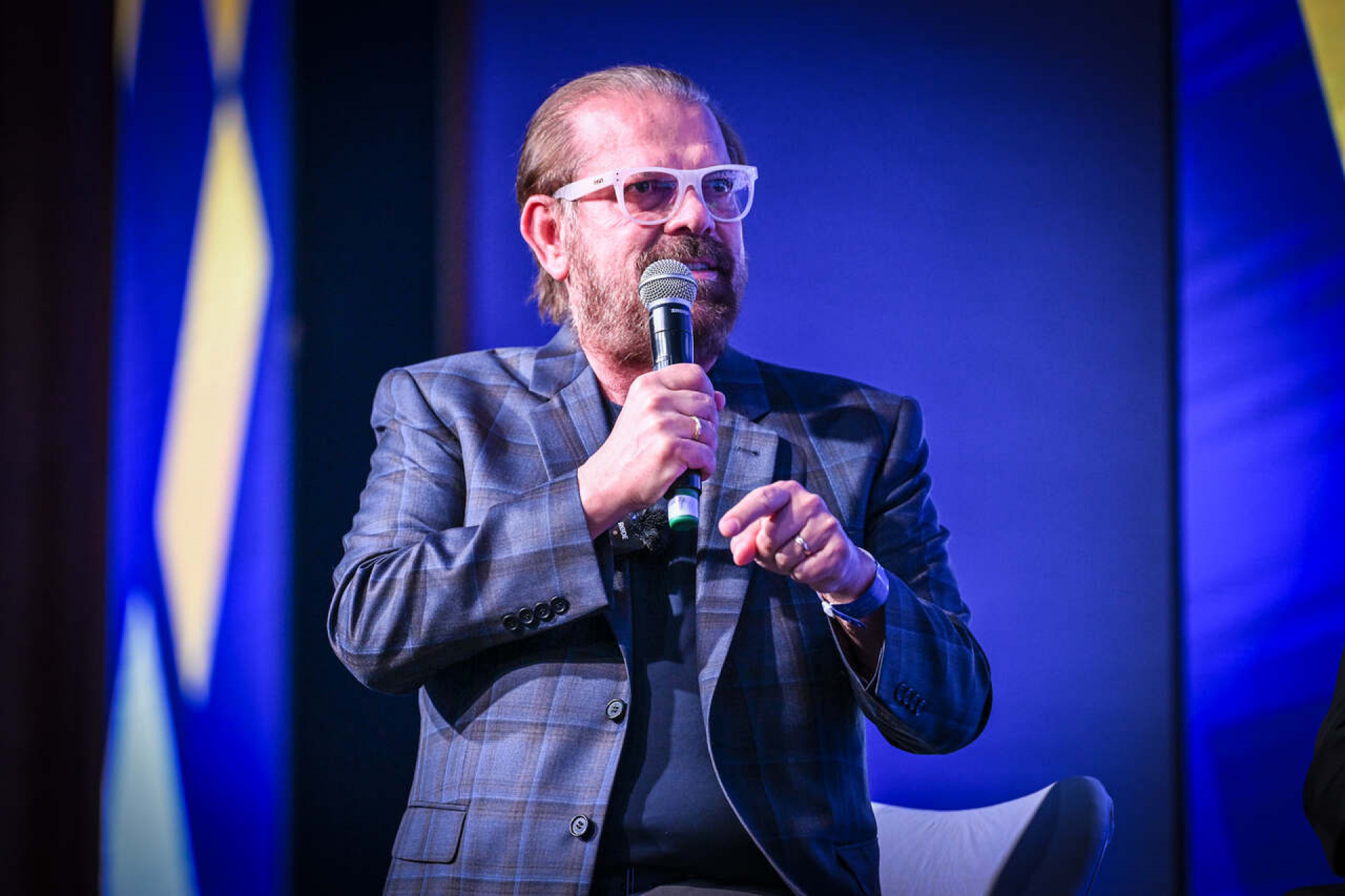 Reinaldo Carneiro Bastos &eacute; reeleito presidente da FPF