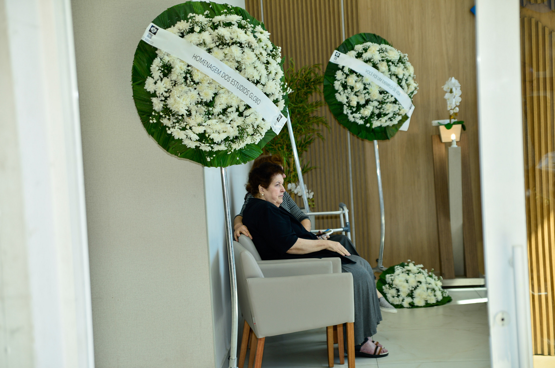 Marta, mulher de Gerson Brenner, vai ao velório do marido - Eduardo Martins / Brazil News