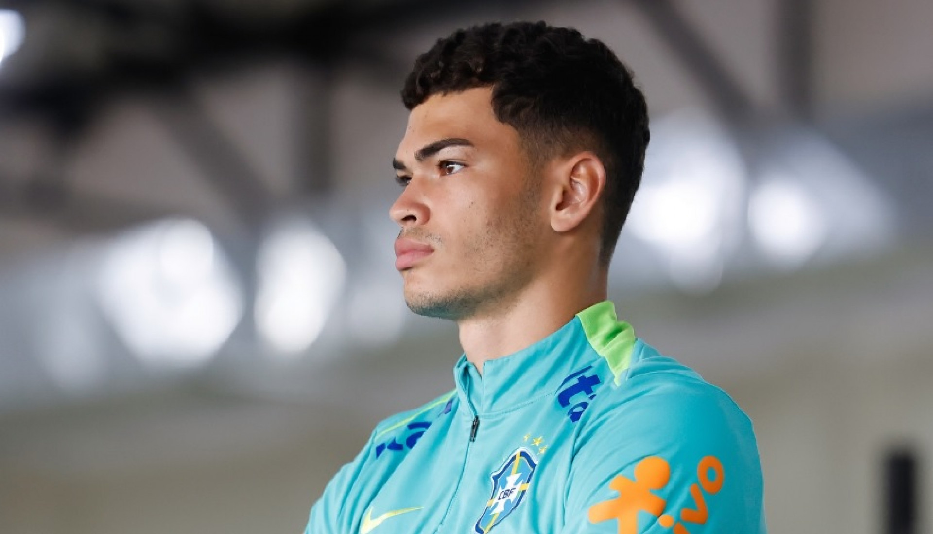 Botafogo acerta contratação do zagueiro Anthony, do Goiás