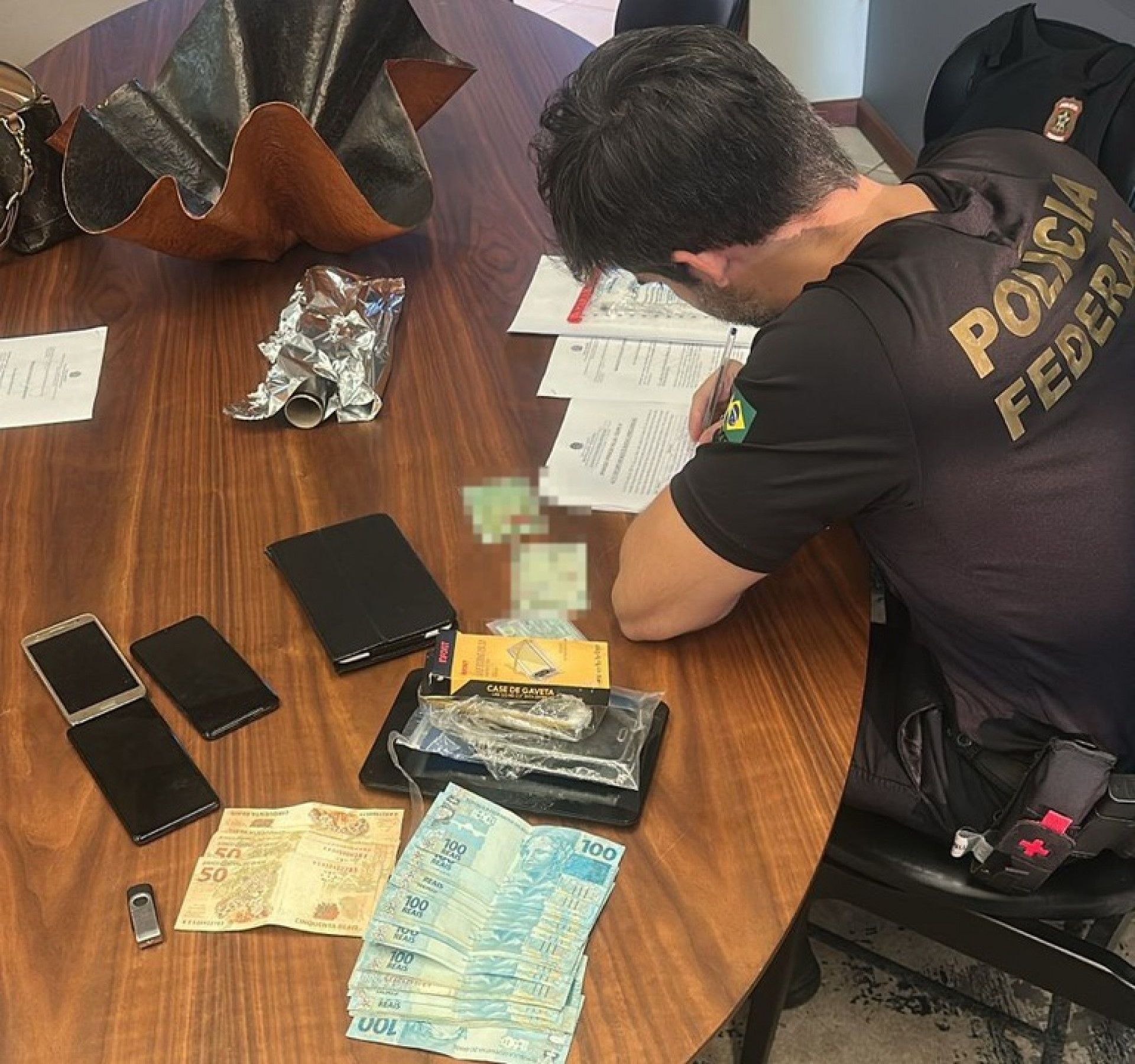 Esquema envolvia funcion&aacute;rios e uso de empresas de fachada para lavar dinheiro - Divulga&ccedil;&atilde;o/ PF