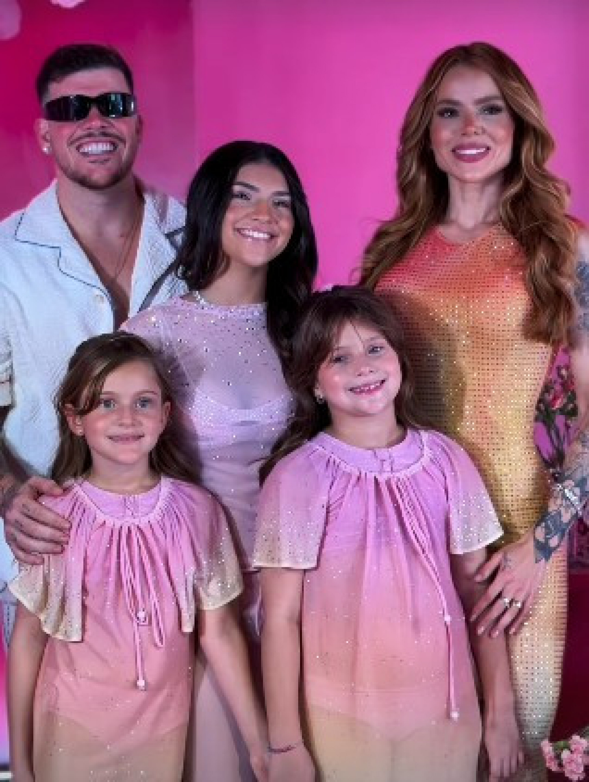 Ferrugem, Thaís Vasconcellos e as filhas, Julia, Sofia e Aurora - Reprodução de vídeo / Instagram