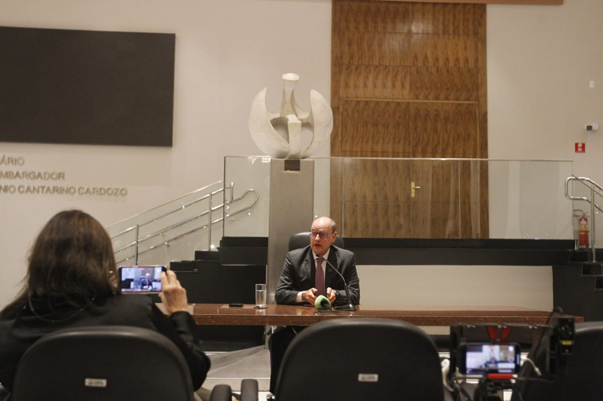 Desembargador Ricardo Couto, em sua primeira coletiva como governador temporário do Rio de Janeiro - Reginaldo Pimenta/Agência O Dia