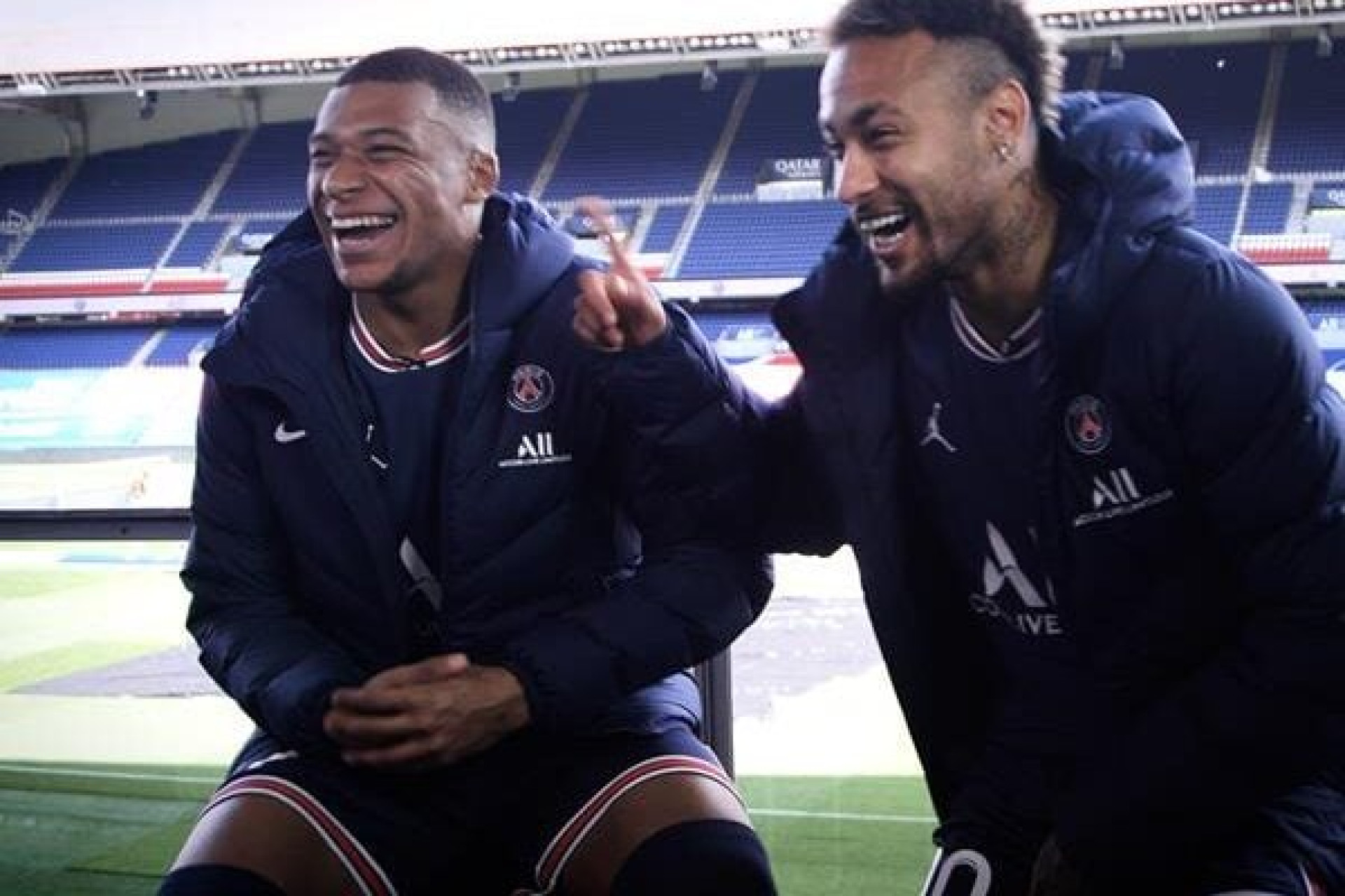 Mbapp&eacute; defende Neymar na Copa e pede convite de Vini para ver o Flamengo