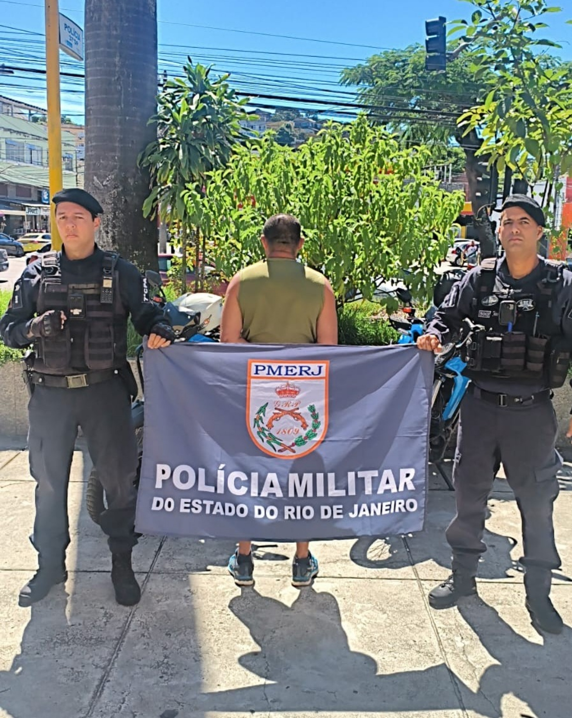 PM prende suspeito de fazer gestos semelhantes a masturbação para mulher na Cidade Universitária