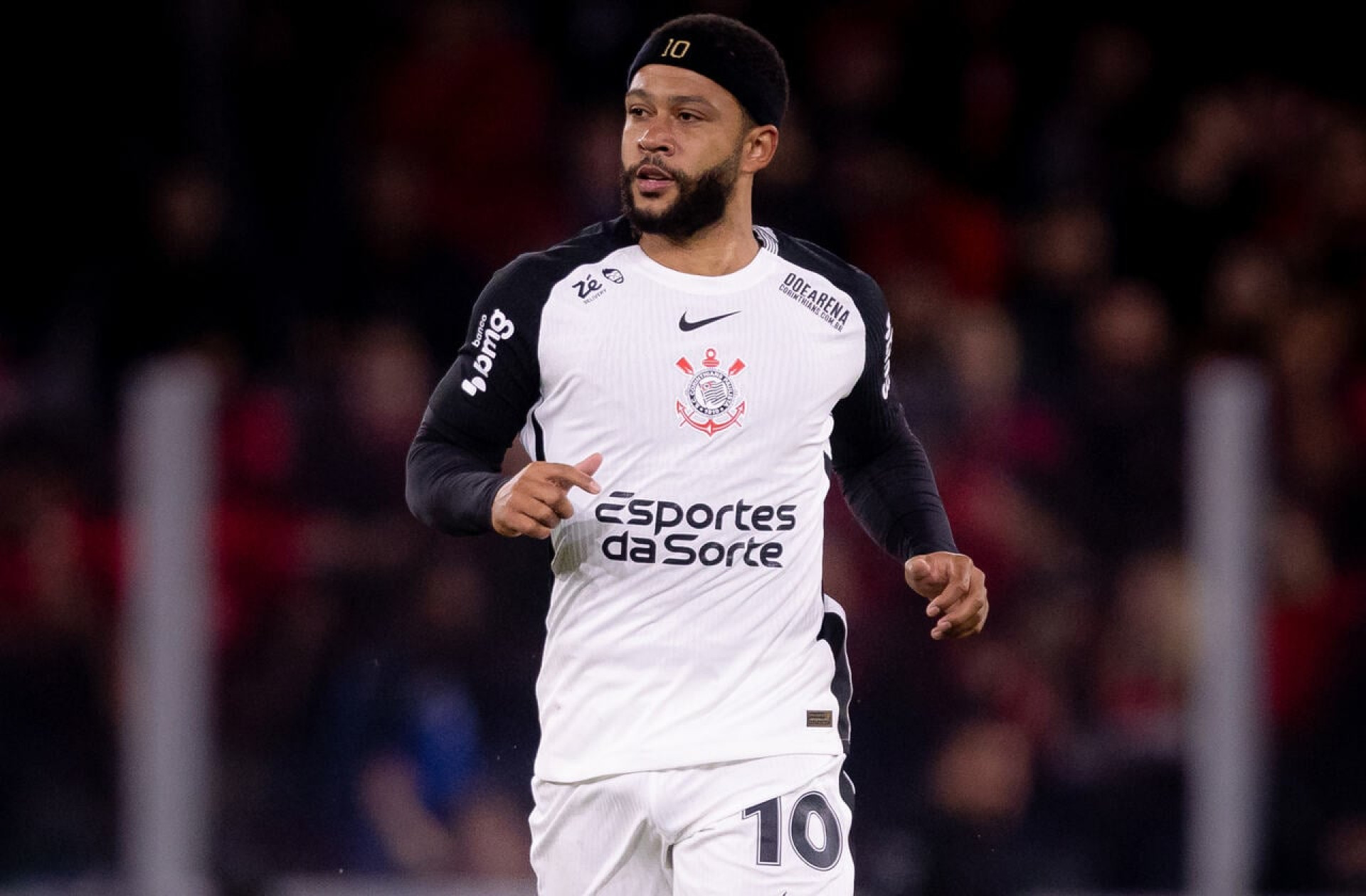 Depay chega a sua s&eacute;tima les&atilde;o desde que chegou ao Corinthians