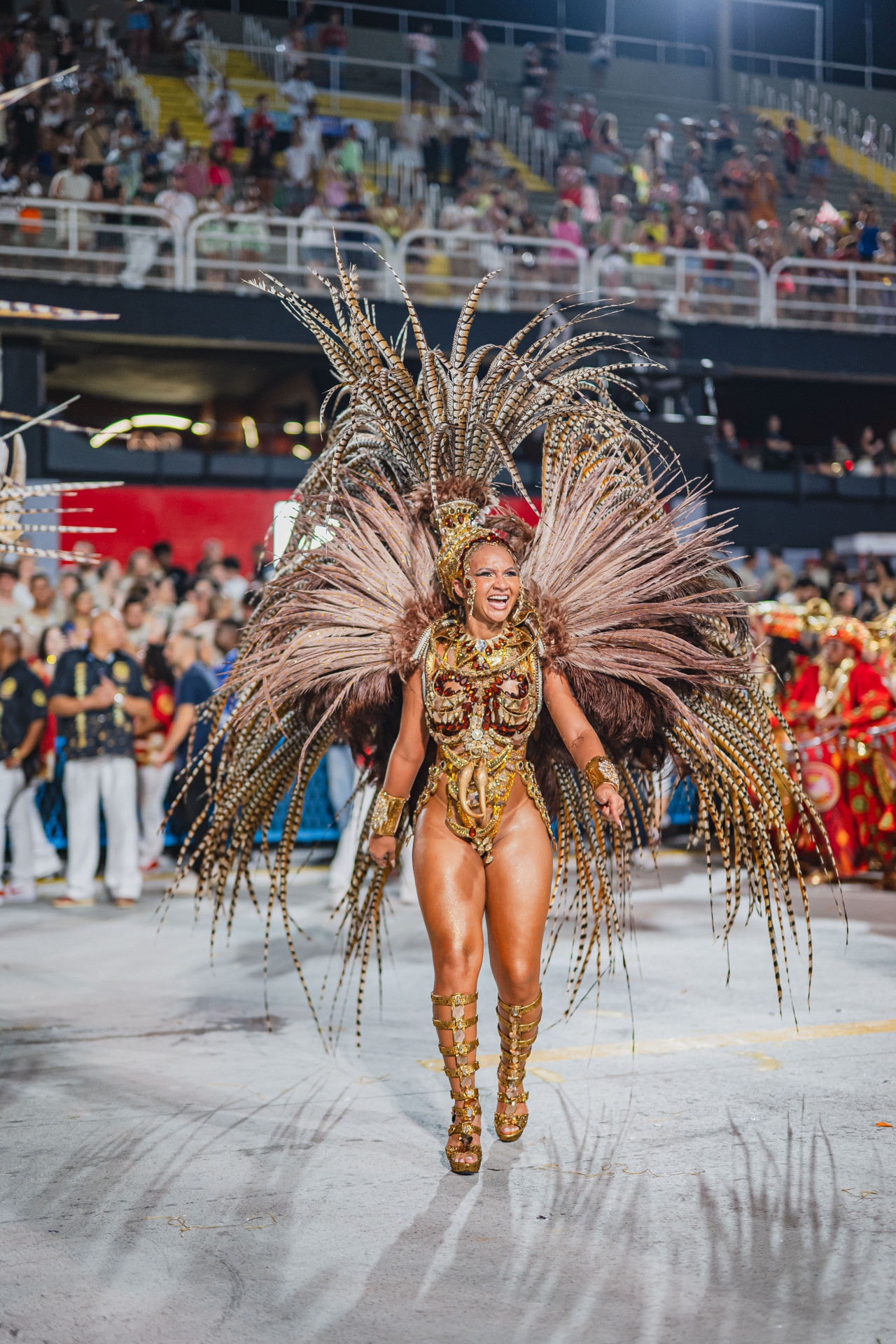 Rayane Dumont segue como rainha de bateria da União de Maricá para estreia no Grupo Especial
 - Renata Xavier / Divulgação