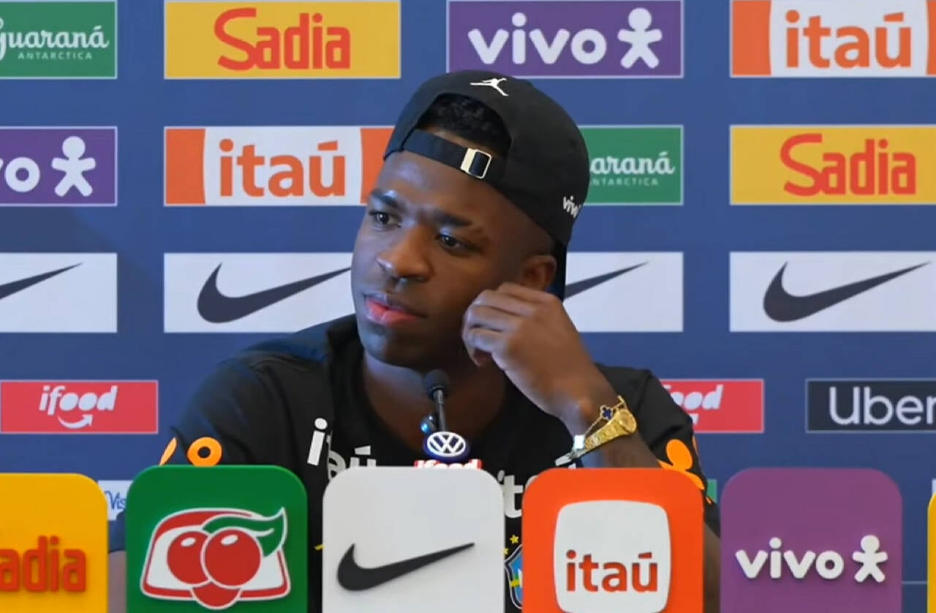 Vini Jr assume responsabilidade e diz estar pronto para liderar a Sele&ccedil;&atilde;o