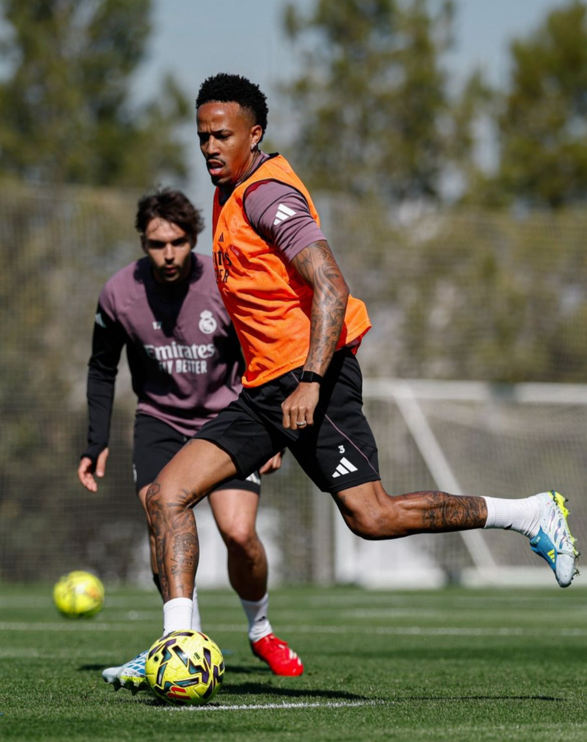 Fora da convocação de Ancelotti, Militão deve jogar pelo Real pela primeira vez em 2026