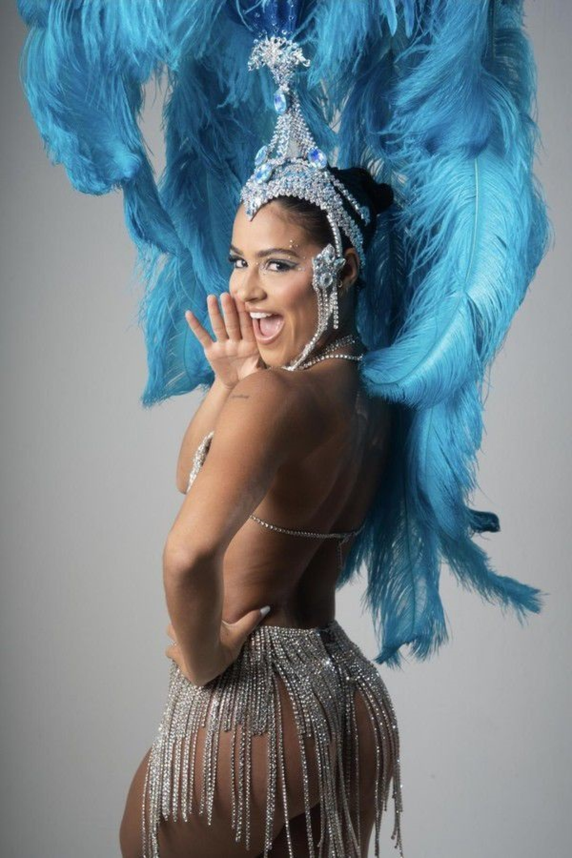 Giullia Buscaccio é anunciada como musa da Vila Isabel - Divulgação