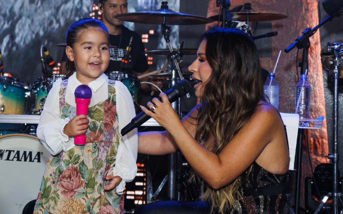 Simone Mendes lança 1º volume de DVD com músicas inéditas