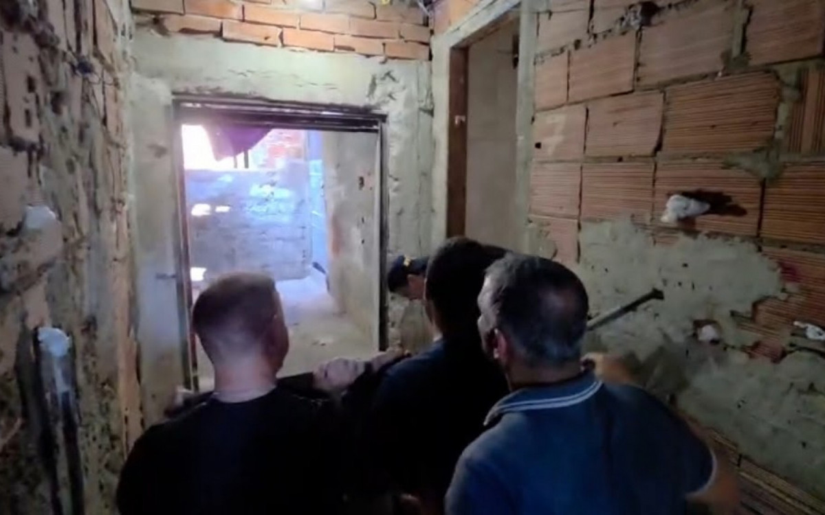 Bunker era usado para esconder criminosos e armazenar drogas - Divulgação