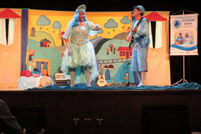 Espetáculo sobre a água marca encerramento de programação educativa em Macaé